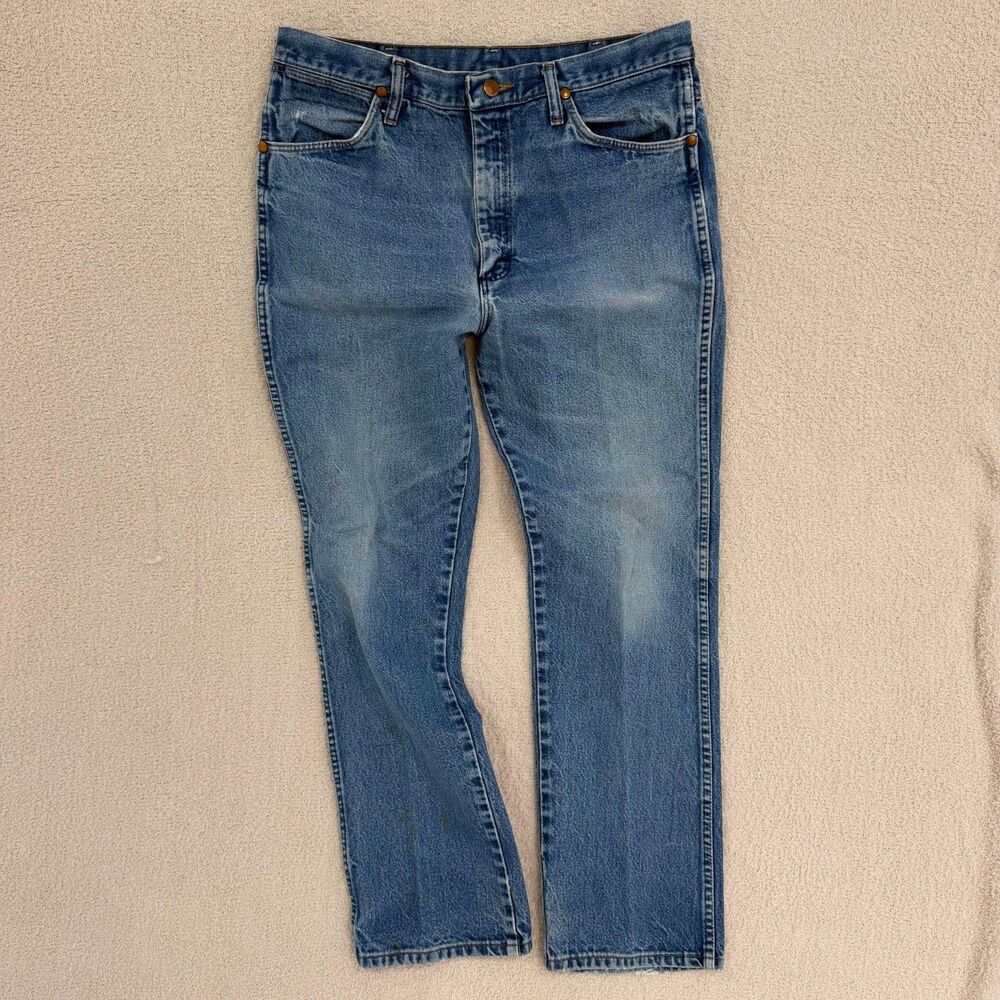 Vintage Wrangler Jeans Mens 34x28 Made in USA Medium Wash Western Cowboy Denim